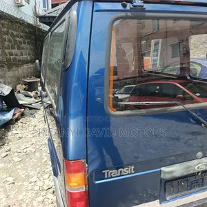 Ford Transit 2000 Blue