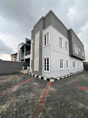 4bdrm Duplex in Airport Road / Ikeja for sale