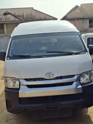Toyota HiAce 2014 White