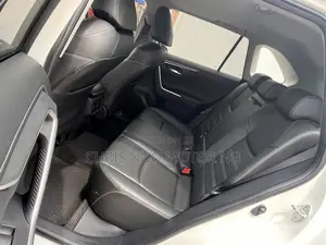 Toyota RAV4 2023 White