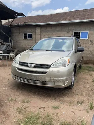 Toyota Sienna XLE Limited 2005 Gold