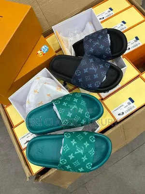 Top Notch Luxury Men Slides Easy Wear Best Quality Well Branded
