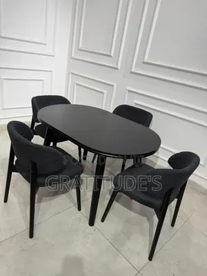 Classic 4 Seaters Dinner Table Set