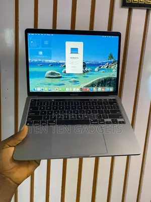 Laptop Apple MacBook Pro 2022 M2 16GB Apple M2 SSD 256GB
