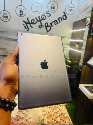 Apple iPad Wi-Fi 64 GB Gray