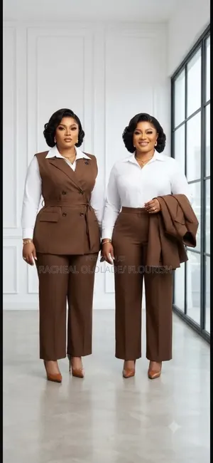 Elegant Female Cooperate Up and Down