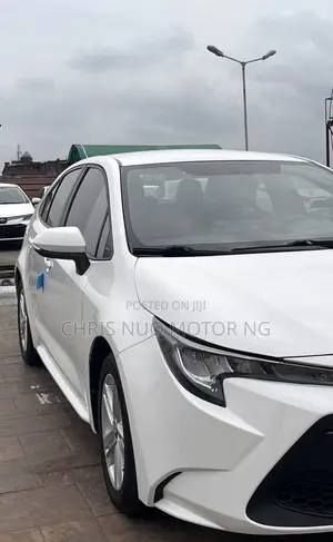 Toyota Corolla SE 2022 White
