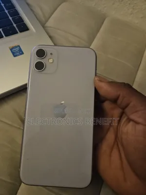Apple iPhone 11 64 GB Purple