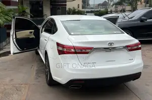 Toyota Avalon XLE Premium 4dr Sedan (3.5L 6cyl 6A) 2014 Off white