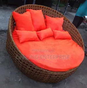 Perfect Rattan Circular Daybed