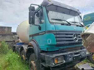 Mercedes Concrete Mixer Truck