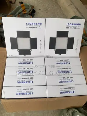 Led 660 Pro Series Studio Lights