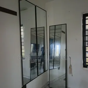 Well Mirror