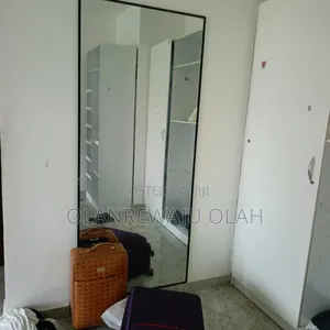 Well Mirror