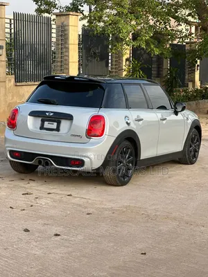 Mini Cooper 2018 Silver