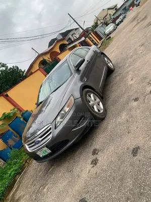 Ford Taurus 2015 Gray