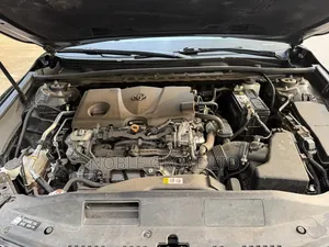 Toyota Camry SE FWD (2.5L 4cyl 8AM) 2018 Black