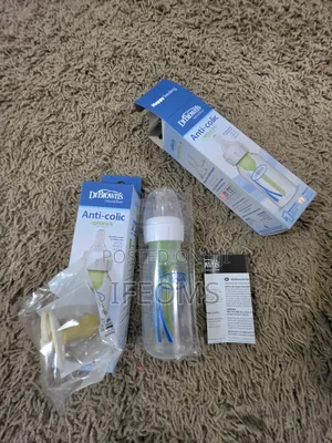2 Dr Browns Anticolic Feeding Bottle 120mls With Free Bibs Pacifier