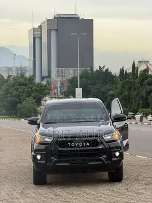 Toyota Hilux 2023 Black