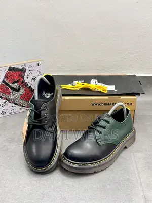 Dr Martens Low Green and Black