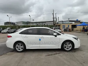 Toyota Corolla 2022 White