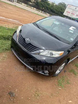 Toyota Sienna 2014 Black