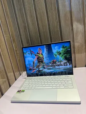 Laptop Asus ROG Zephyrus G14 16GB AMD Ryzen 9 SSD 1T