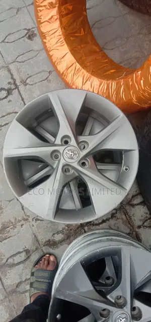 Original Follow Come 18 Rim for Camry 2014 