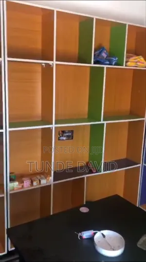 Store Cabinet