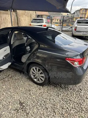 Lexus ES 2012 Gray