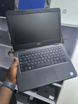 Laptop Dell Latitude 3300 4GB Intel Core i3 SSD 128GB