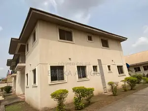 5bdrm Duplex in Agodi for sale