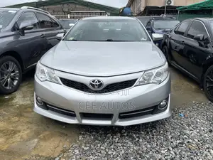 Toyota Camry SE 4dr Sedan (2.5L 4cyl 6A) 2013 Silver