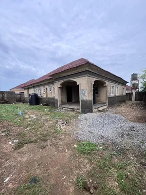 4bdrm Bungalow in Galadimawa Abuja for sale
