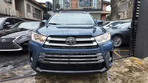 Toyota Highlander XLE 2019 Blue