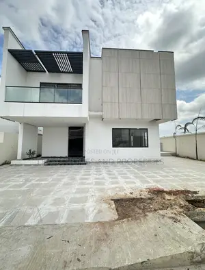 6bdrm Duplex in A Well Secured, Lekki Phase 1 for sale