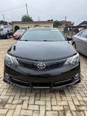 Toyota Camry SE 4dr Sedan (2.5L 4cyl 6A) 2013 Black