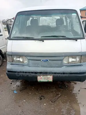 Ford E250 2000 White
