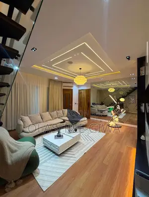 Brand New 2 Bedroom Maisonette With A Cinematic Bedroom