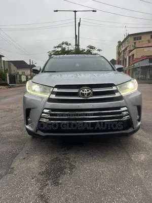 Toyota Highlander XLE 4dr SUV (3.5L 6cyl 6A) 2015 Silver
