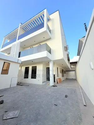 4bdrm Duplex in Omole Phase 1 Lagos for sale