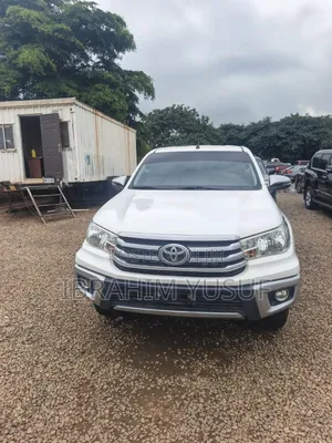 Toyota Hilux 2018 White