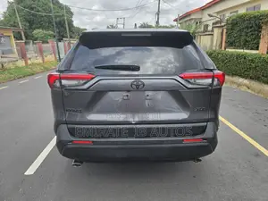 Toyota RAV4 XLE FWD 2020 Gray