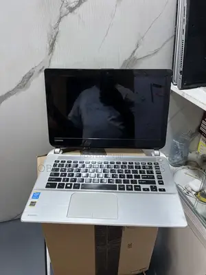 Laptop Toshiba Satellite E45T 8GB Intel Core i5 HDD 500GB