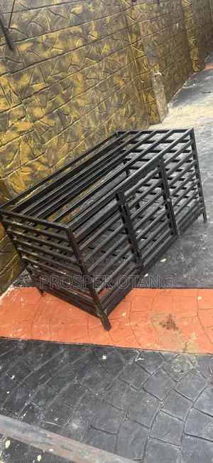 A Quality Dogs and Cats Cage.