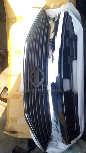 Front Grille Nissan Quest 2016