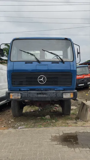 Foreign Used Mercedes Benz V10 Truck Head With Auxiliary