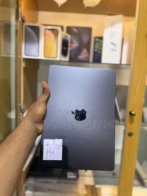 Laptop Apple MacBook Pro 2023 M3 Pro 18GB Apple M3 Pro SSD 1T
