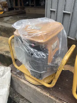 Fuji Robin Engine Concrete Poker Vibrator Machine