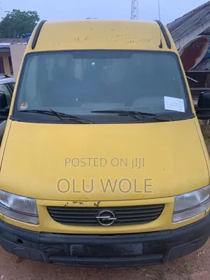 Opel Vivaro 2009 Yellow